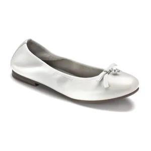 1573 - Girls Pearl Slipon in Off White Leather