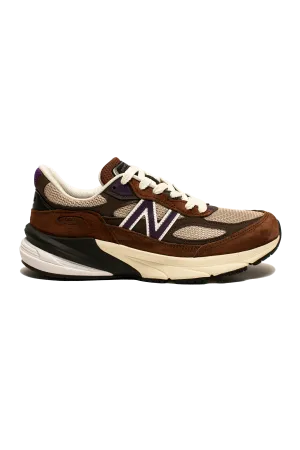 990