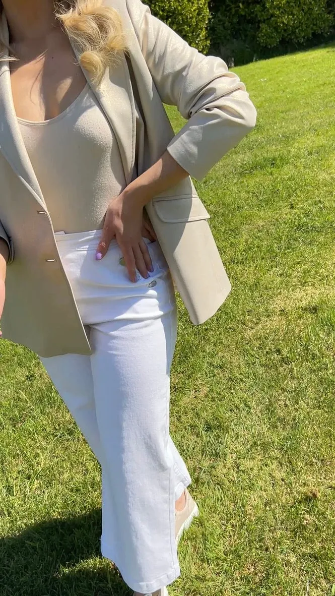 Aya White Jean