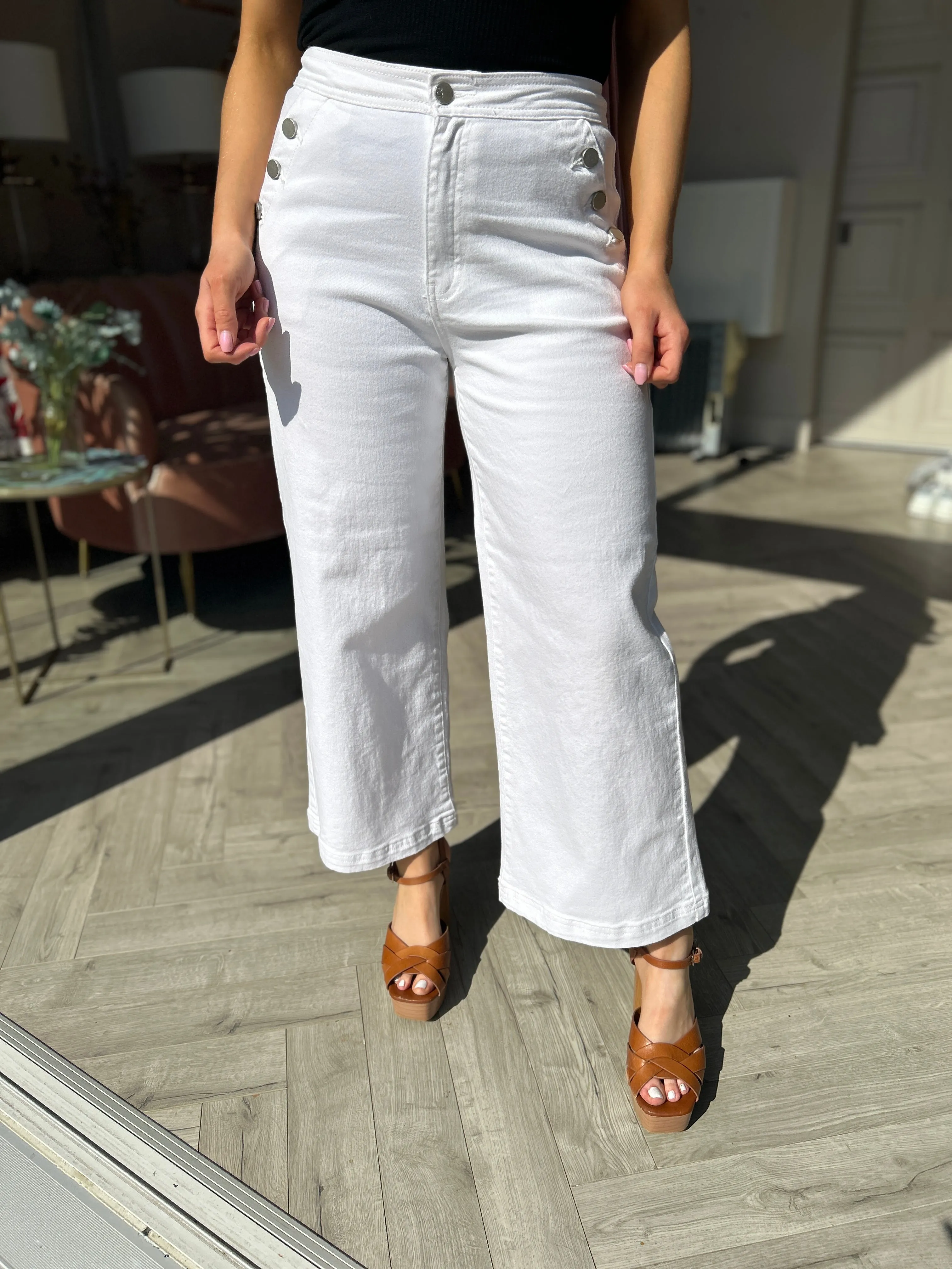Aya White Jean