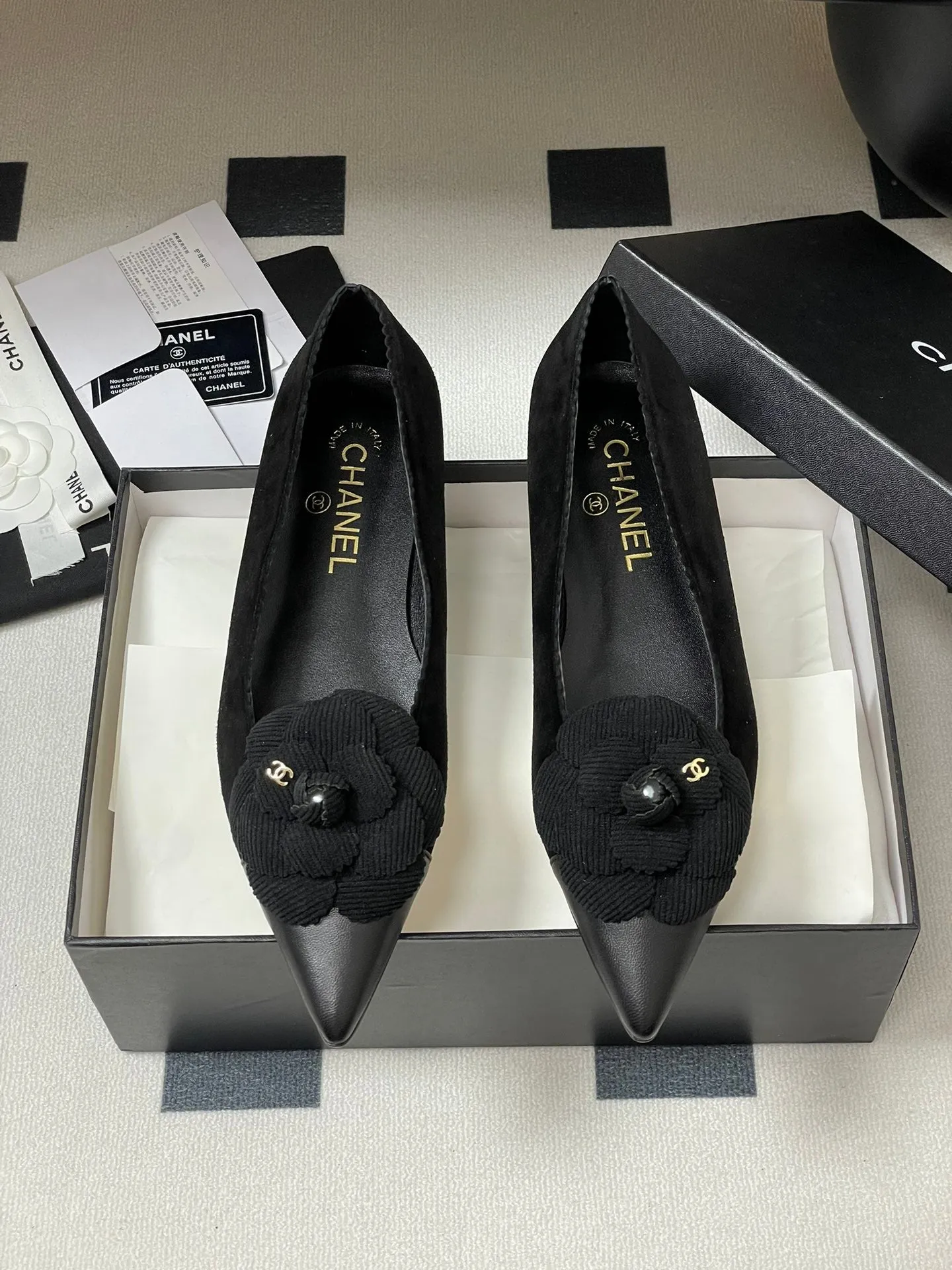 CC 25C Classic Camellia Pointed High Heels Flat 15mm Black Suede 247610