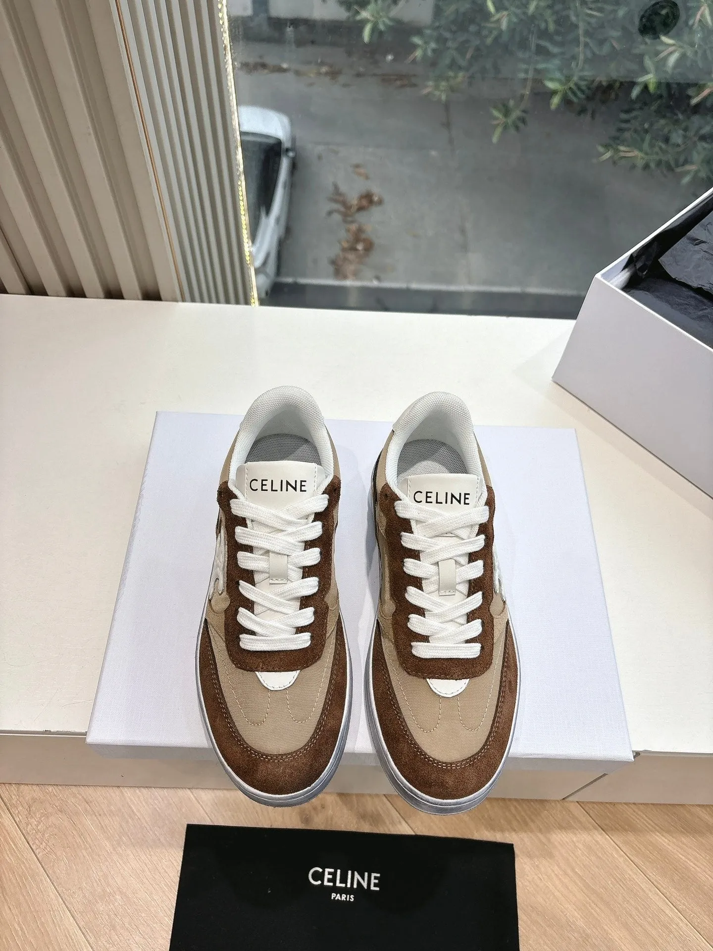 CELINE Sneaker Bronze Suede 285894