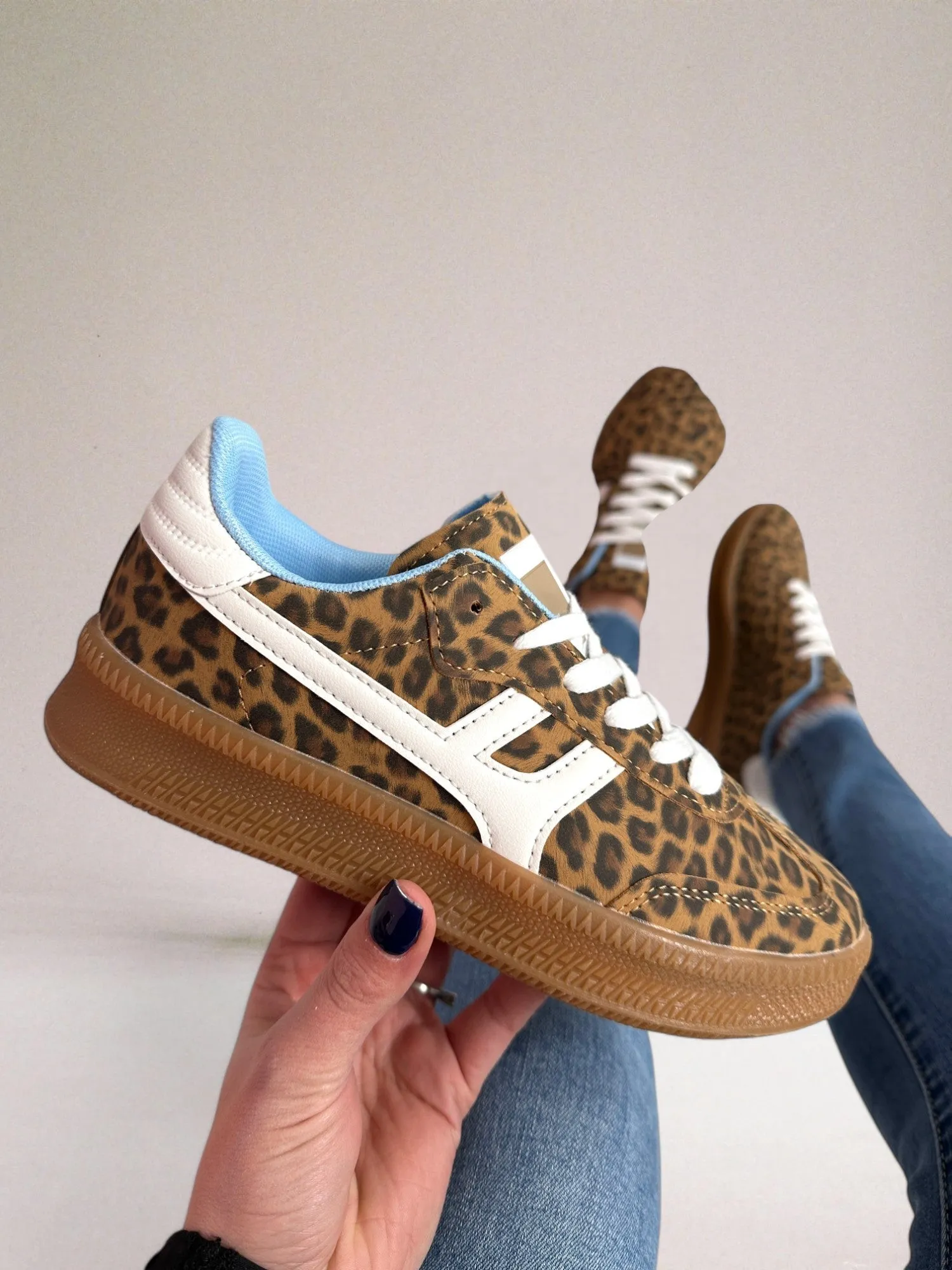 Claire De Rosé | Chic Fashionable Sneakers