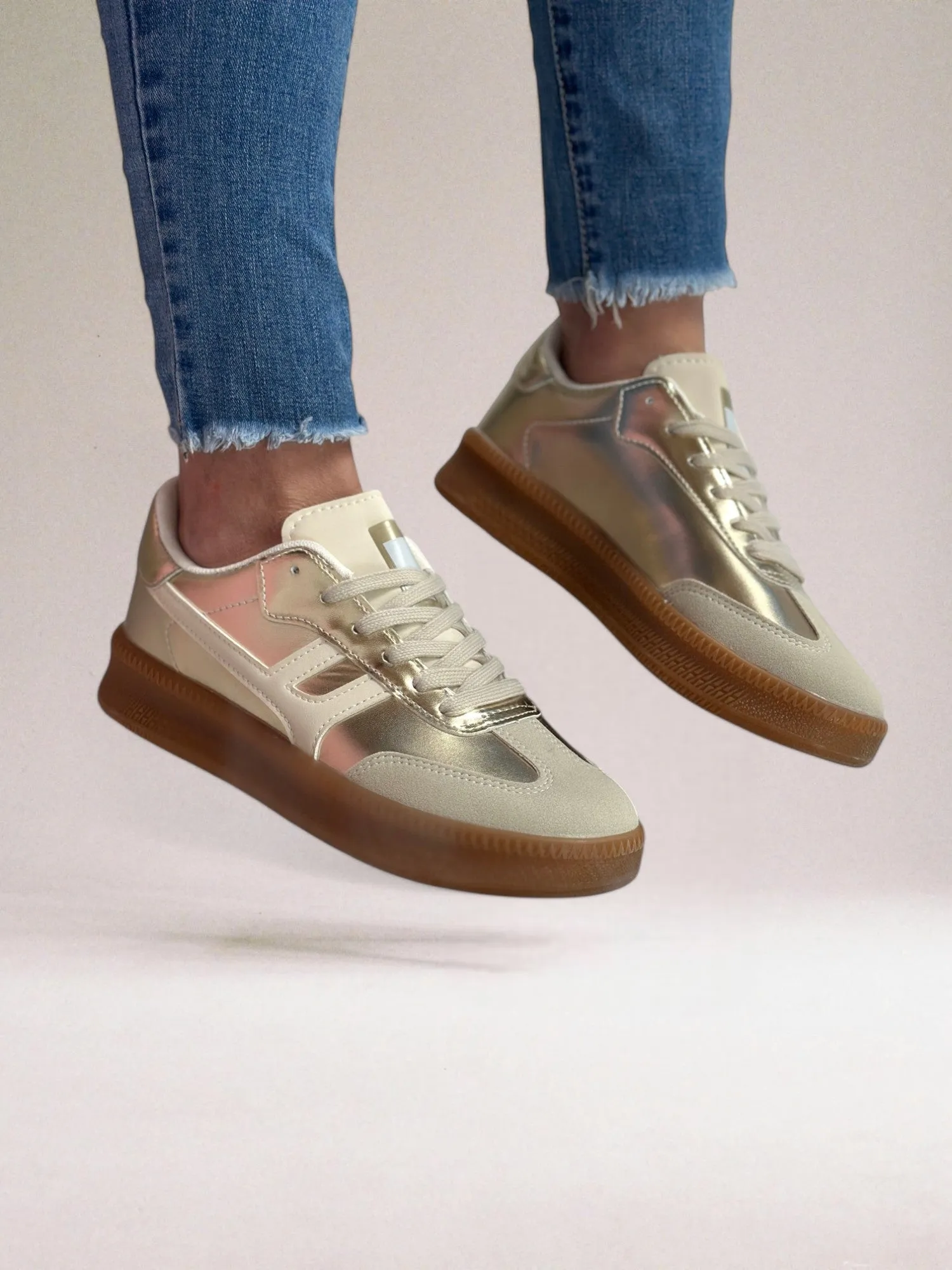 Claire De Rosé | Chic Fashionable Sneakers