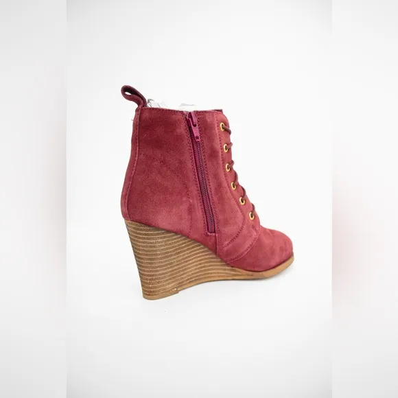 Diba Blake Wedge Bootie New Without Box
