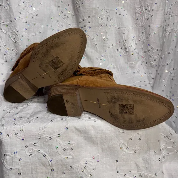 Dolce Vita ’Kade' Tan Suede Tassel Bootie Western-Boho Ankle Boots Size 8