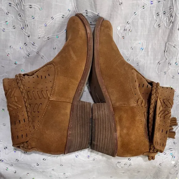 Dolce Vita ’Kade' Tan Suede Tassel Bootie Western-Boho Ankle Boots Size 8