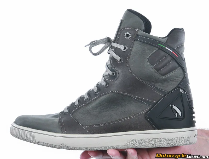 Forma Hyper Boots