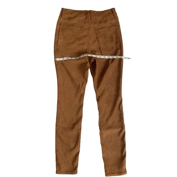 GOOD AMERICAN Good Waist Faux Suede Skinny Jeans! Retail $145.