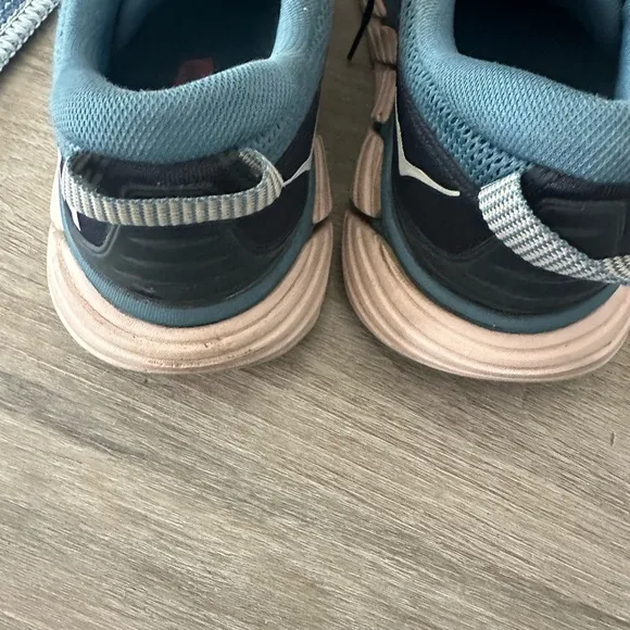 Hoka sneakers size 10.5