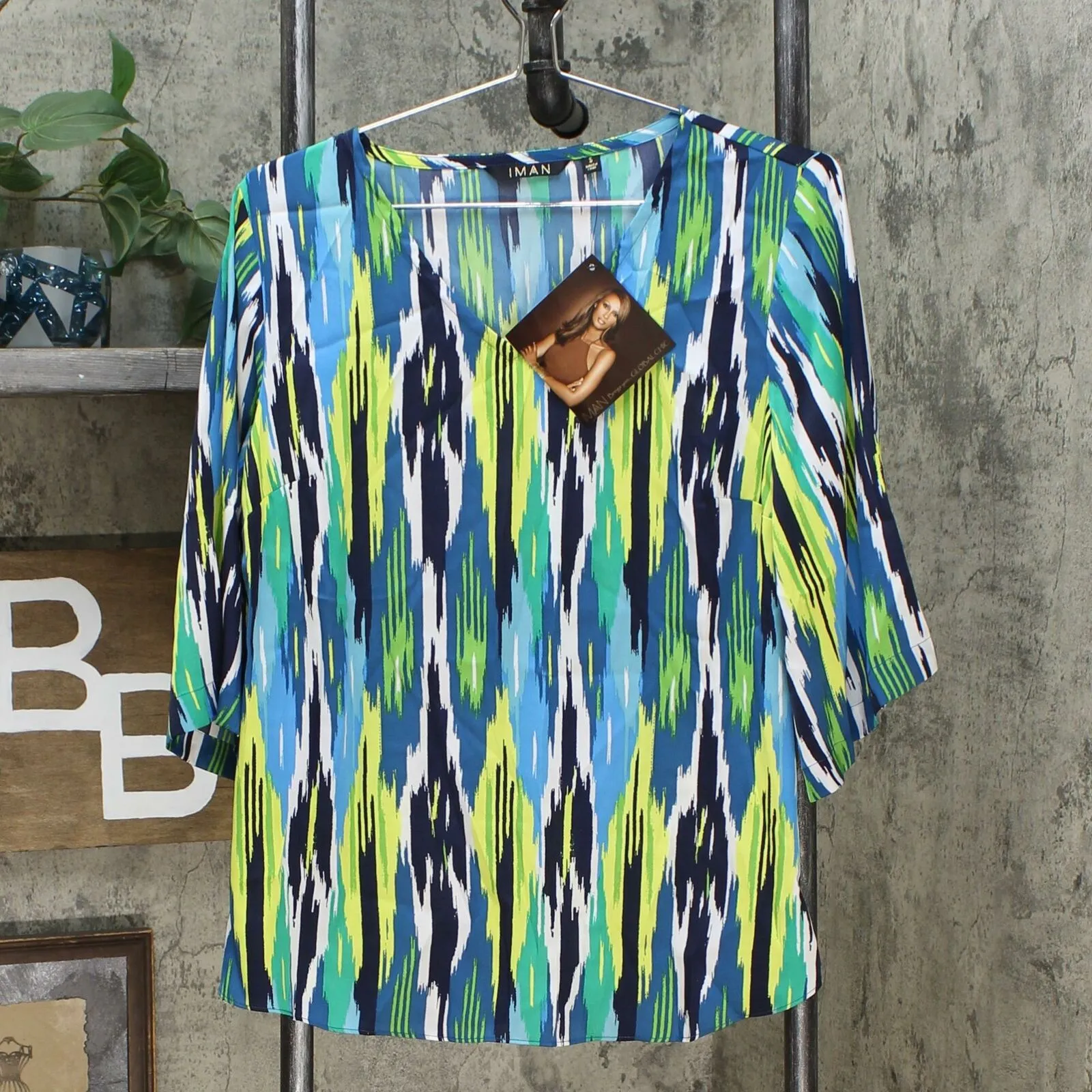 IMAN Women's City Chic Printed V-Neck Tunic Top