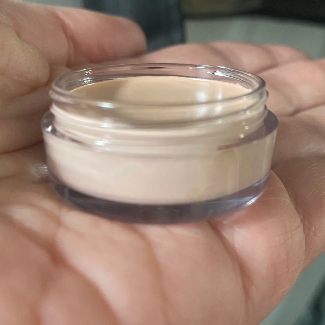 Light Concealer Pot