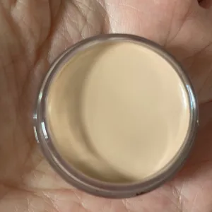 Light Concealer Pot