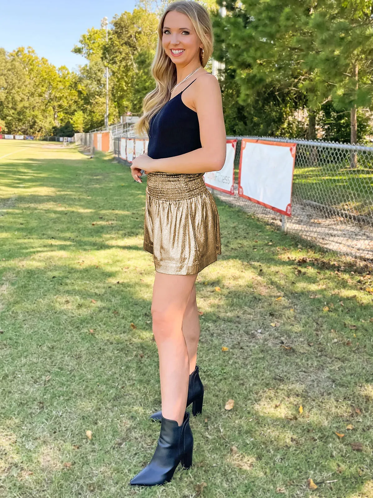 Loose-Fit Casual Shorts with Elastic Waist
