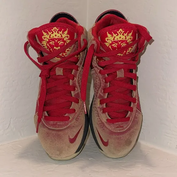 Nike LeBron 8 VIII BG GS Empire Jade DH3236-600 Sizez 7Y Red and Tan Yellow.