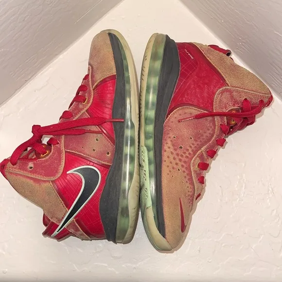 Nike LeBron 8 VIII BG GS Empire Jade DH3236-600 Sizez 7Y Red and Tan Yellow.