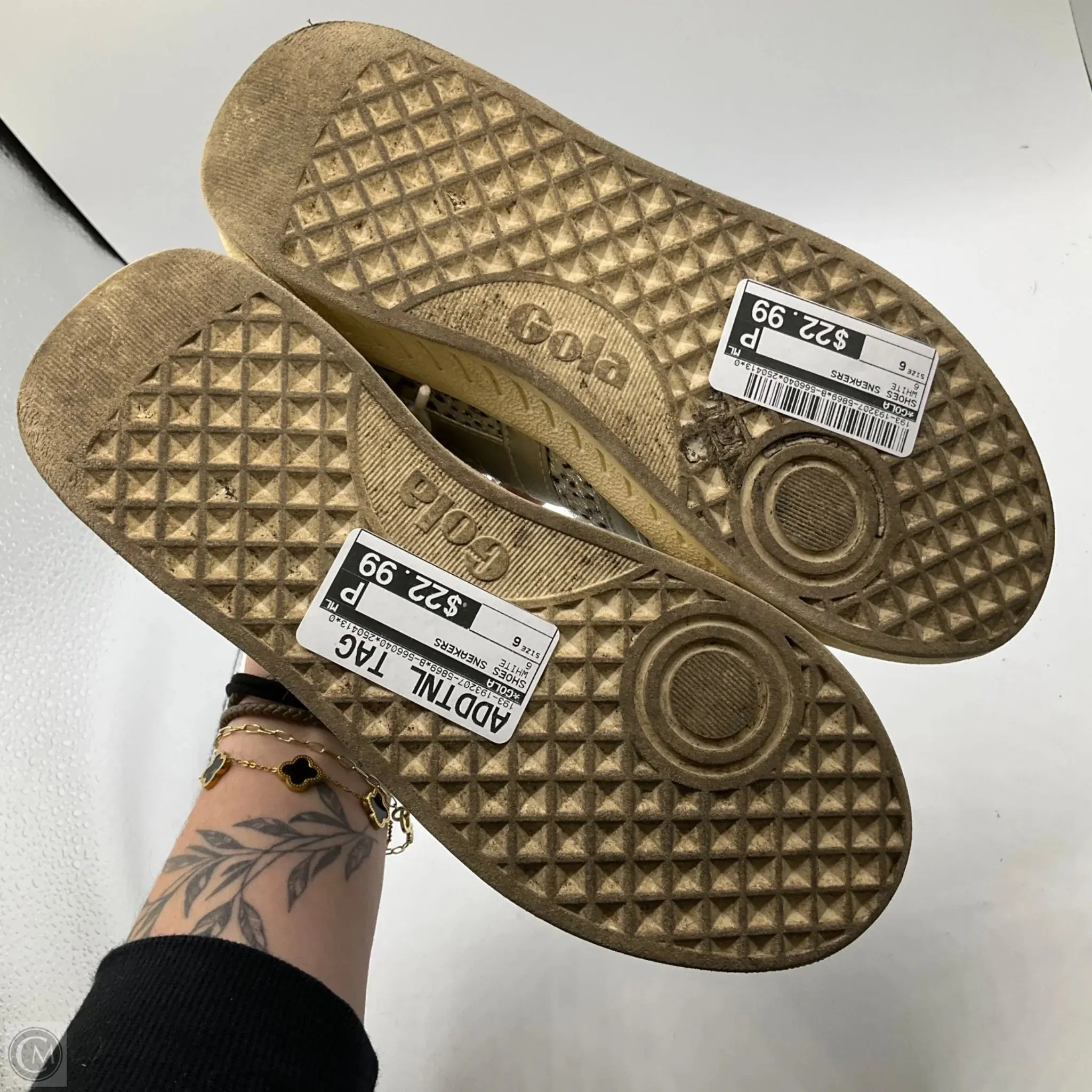 Shoes Sneakers By Gola In White, Size: 6