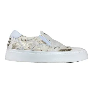 Shoes Sneakers By Vaneli In Cream, Size:5.5