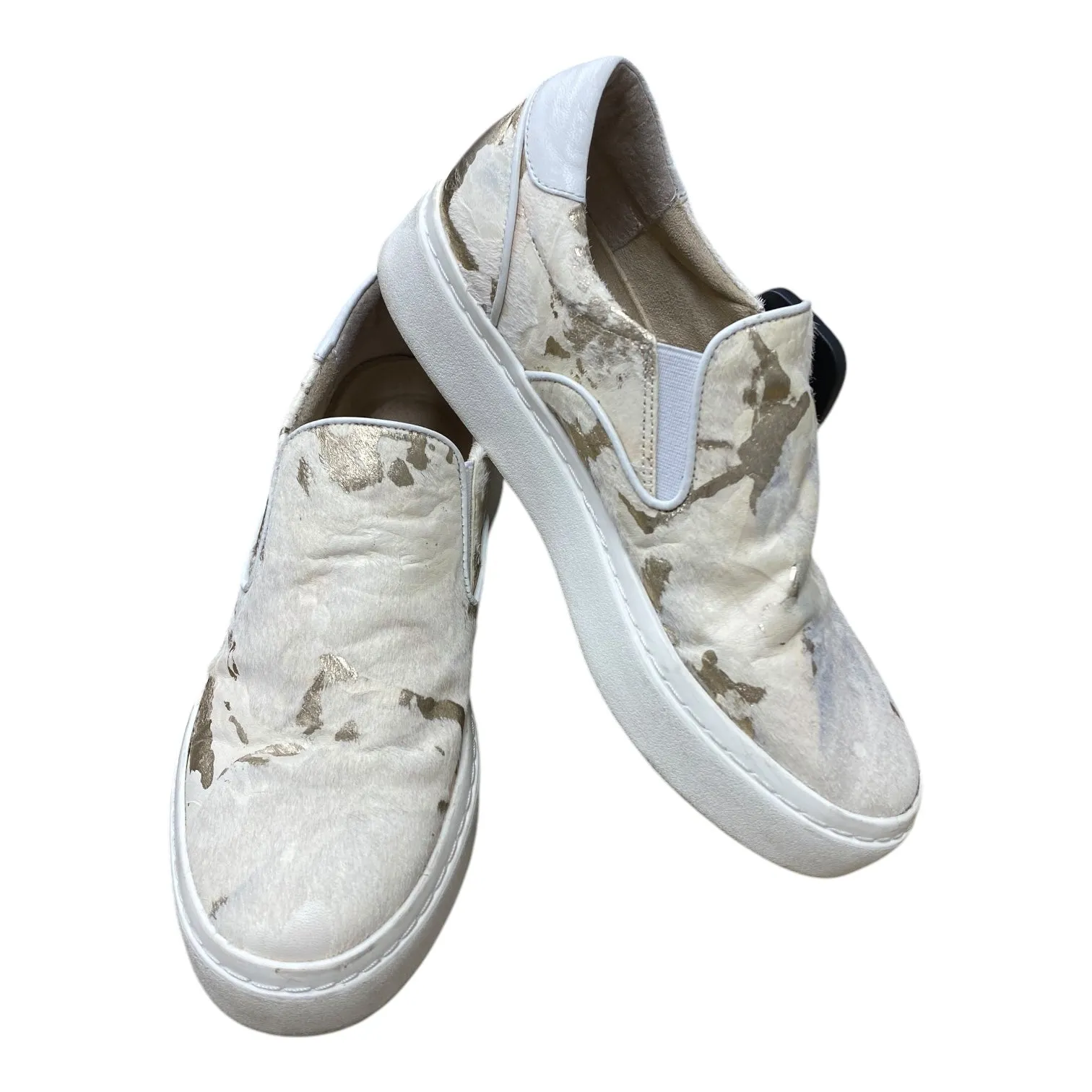 Shoes Sneakers By Vaneli In Cream, Size:5.5