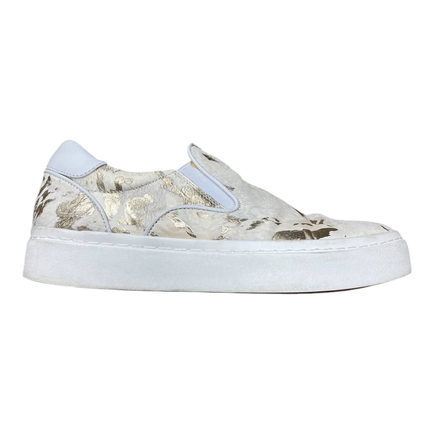 Shoes Sneakers By Vaneli In Cream, Size:5.5