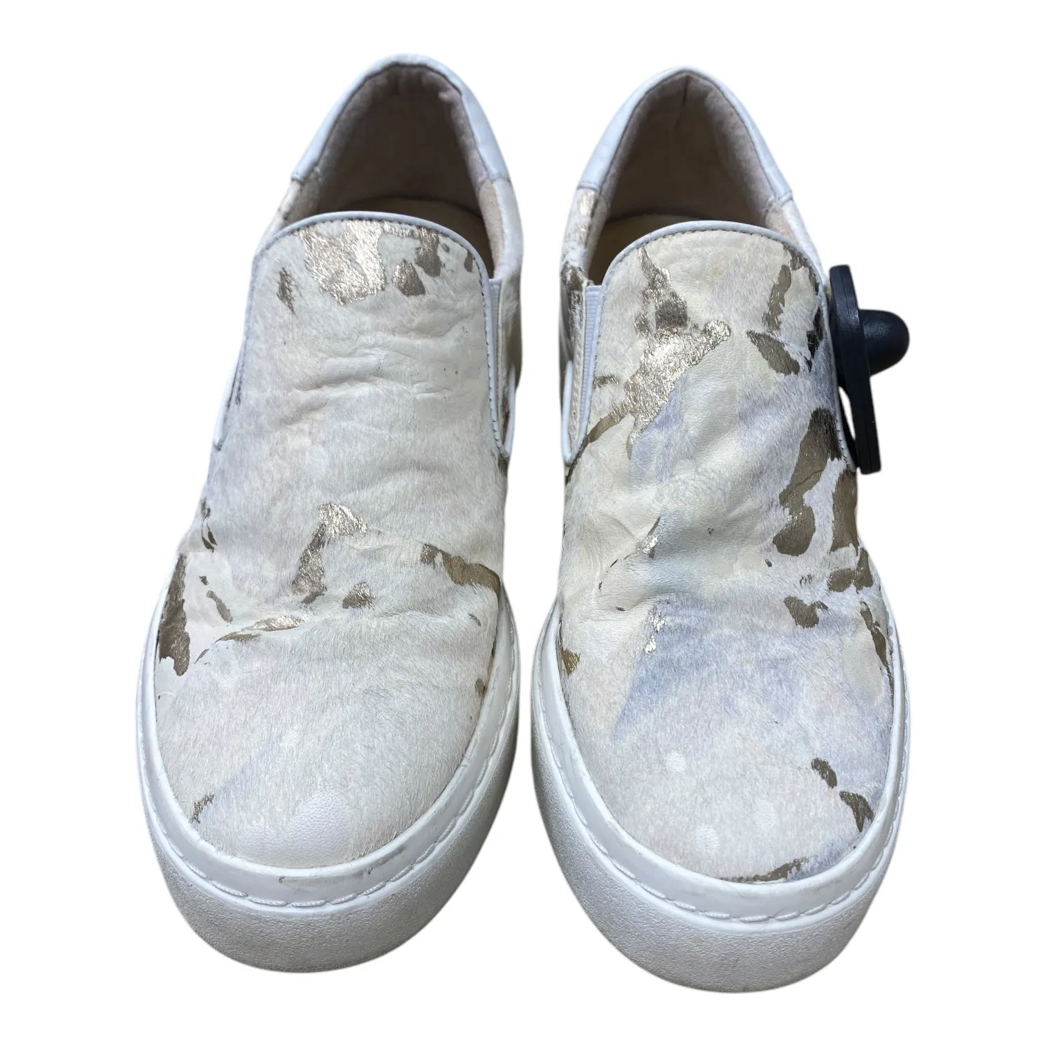 Shoes Sneakers By Vaneli In Cream, Size:5.5