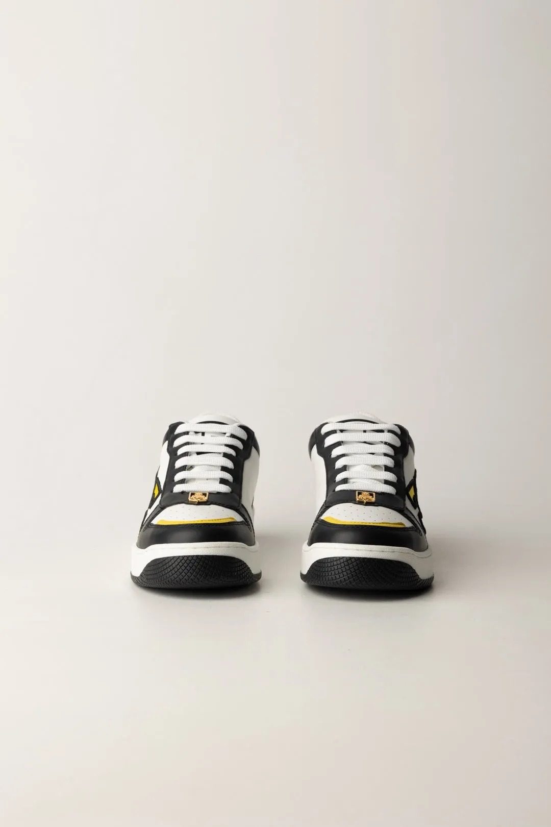 Sneakers In Pelle con Logo Doppia C