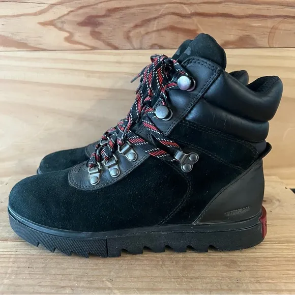 SOREL Joan of Arctic Next Lite Waterproof Hiker Boot Women's US 6