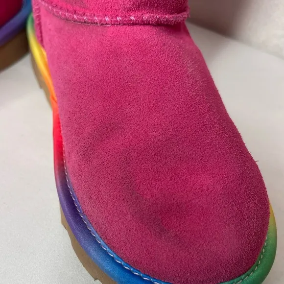UGG Classic Short II Rainbow Girls Suede Winter Boot Pink Azalea Toddler Size 13