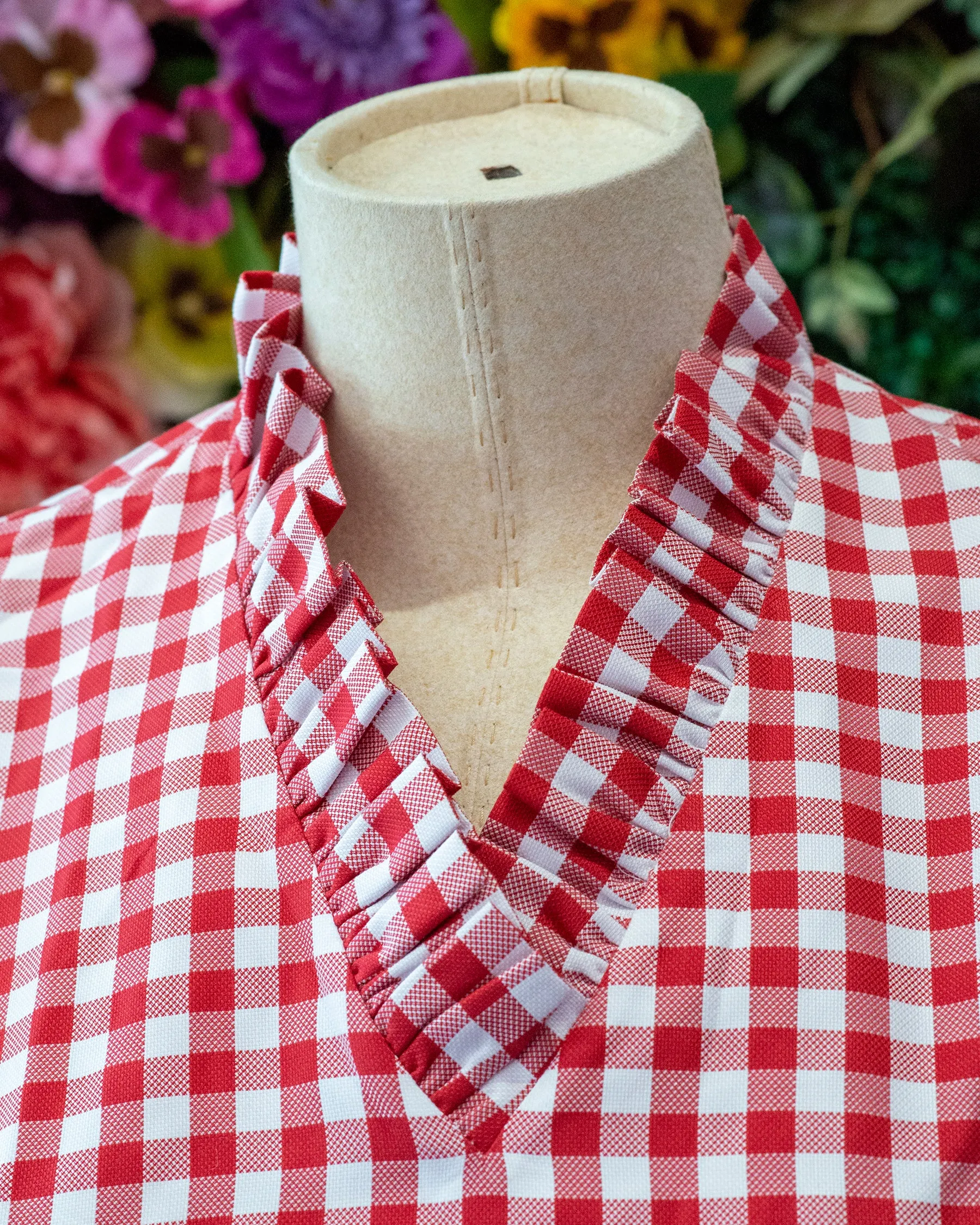 V Ruffle Tulip Sleeve